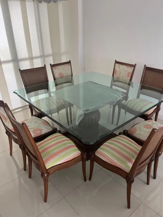 Mesa de Jantar de Vidro com 8 Cadeiras