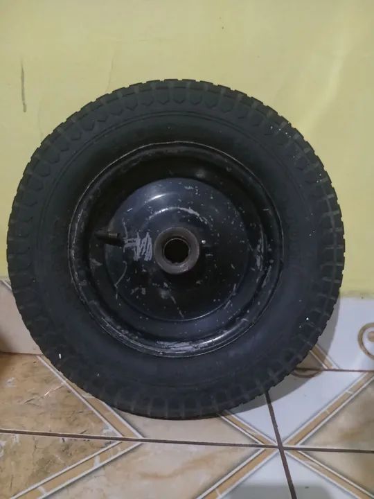 Pneu para carrinho de mão