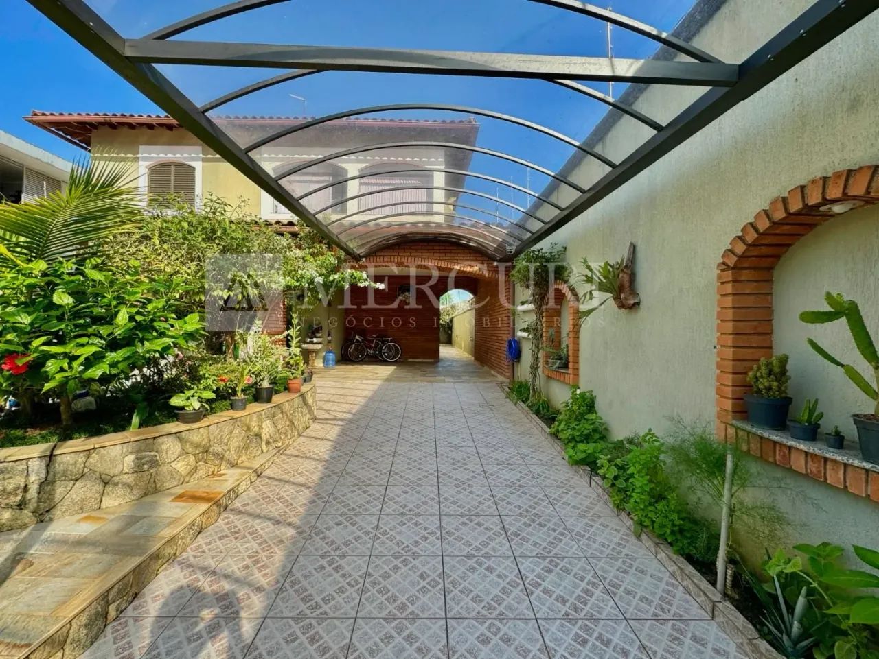 Casa no Guarujá, Enseada, 4 quartos (2 suítes), piscina e churrasqueira à venda . - Foto 3