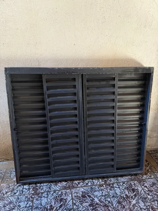 Janela Veneziana Alumínio com grade tamanho 1.20x 1.00 