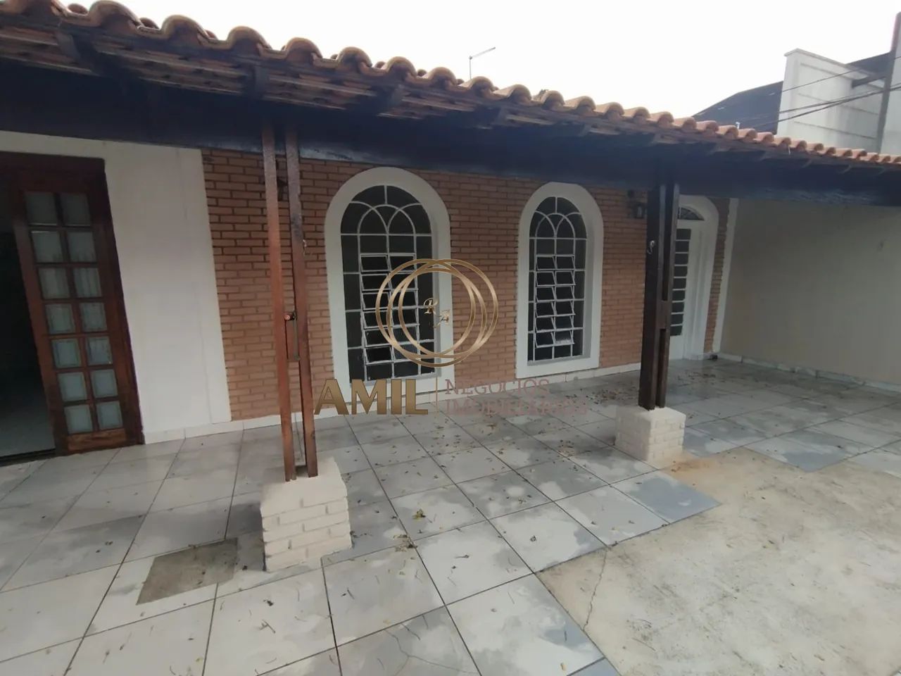 LJR RA AMIL Aluga Casa Comercial / 5 Salas / 250m² / Jardim Satélite - Foto 2