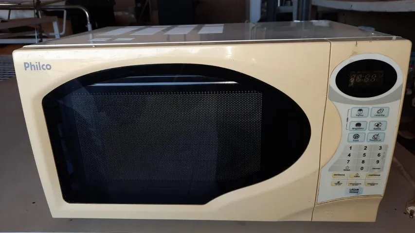 Microondas Philco 25 litros bem conservado funcionando com garantia