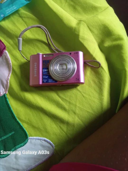 câmera Samsung ótimo estamos usado pouquíssima vezes 