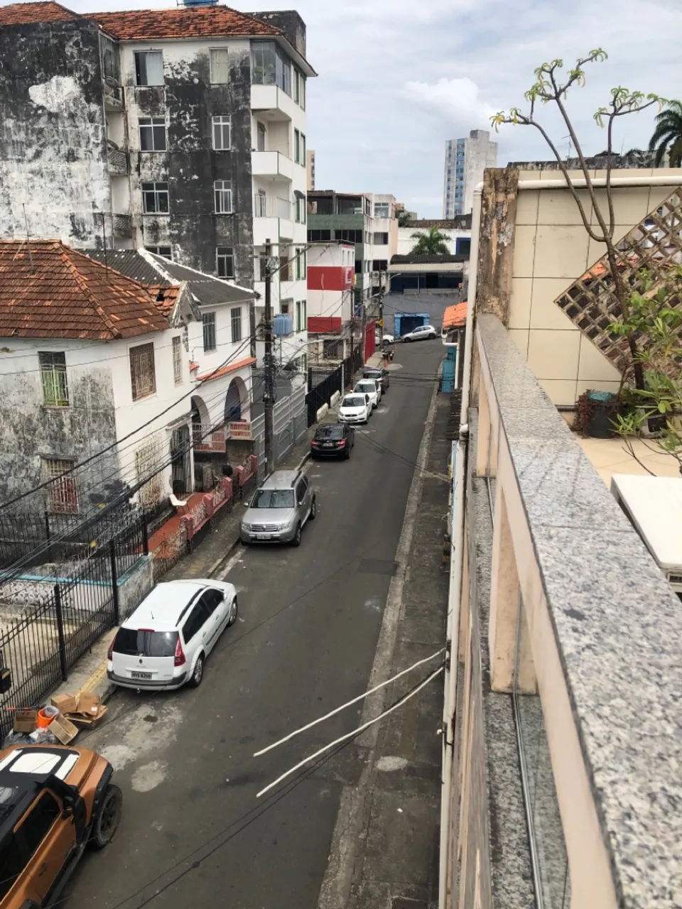 Casa 4/4 com 03 pavimentos garagem no Centro