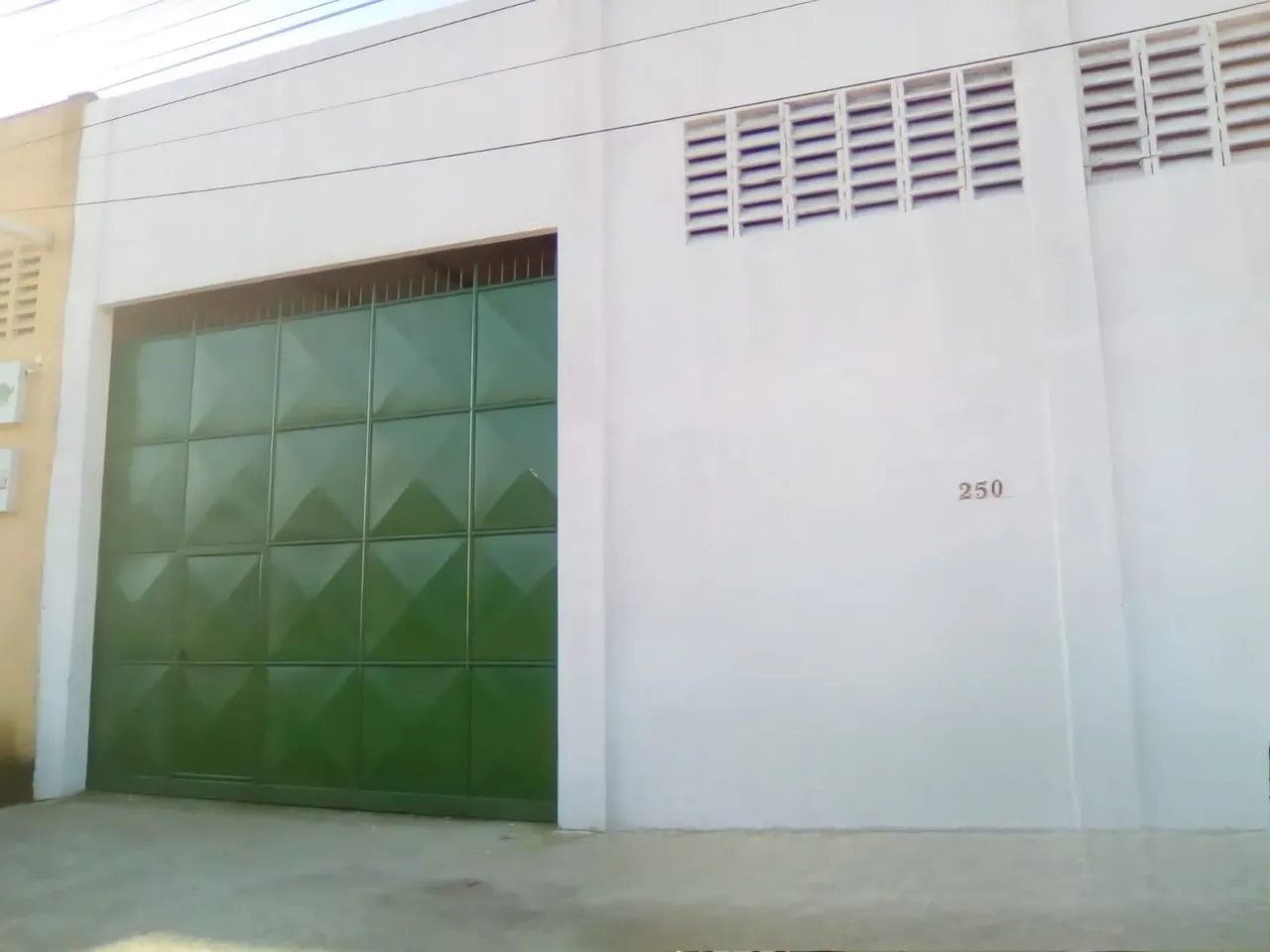 Galpão na Pajuçara medindo 12x33
