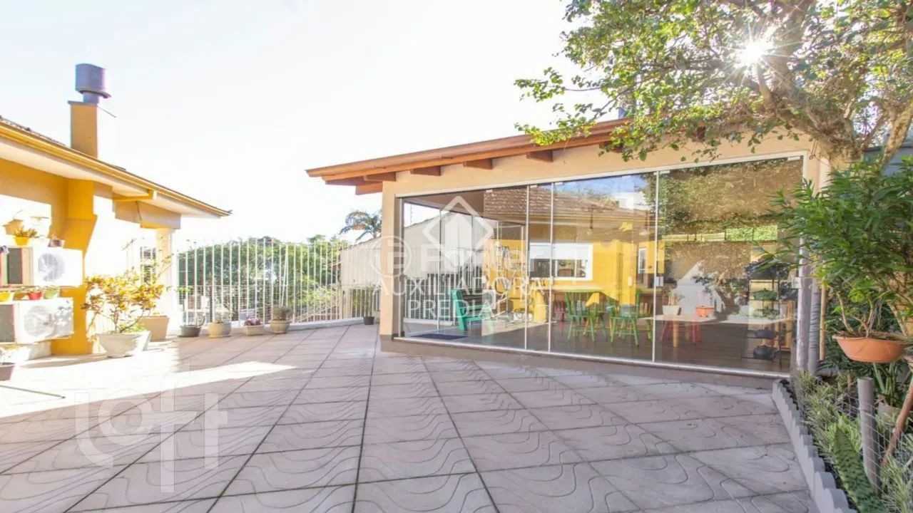 Casa à venda Rua Nossa Senhora Medianeira, Medianeira - Porto Alegre