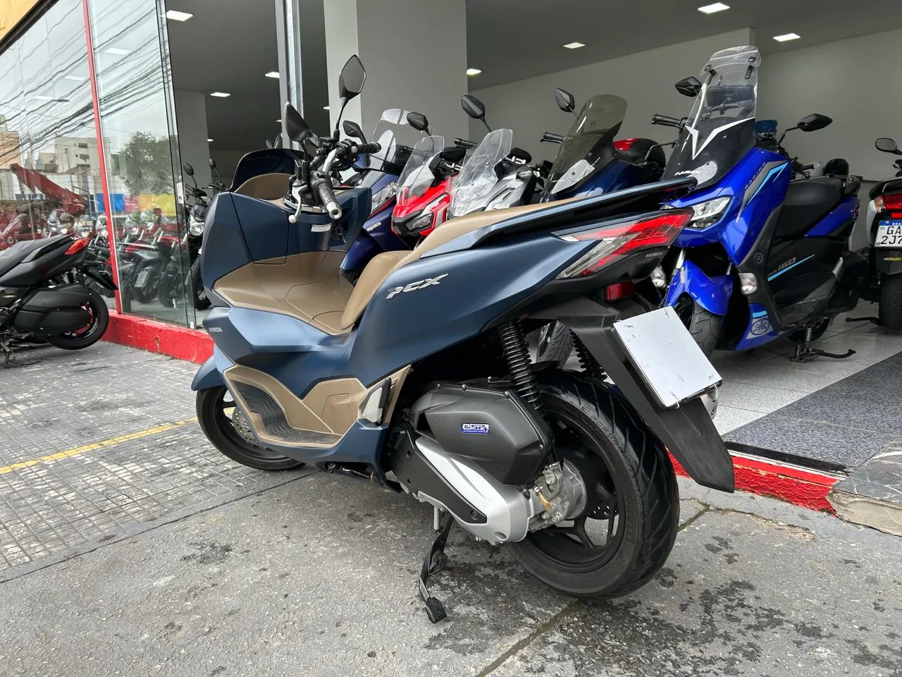 Honda Pcx 160 Dlx Ano 2023 - Foto 6