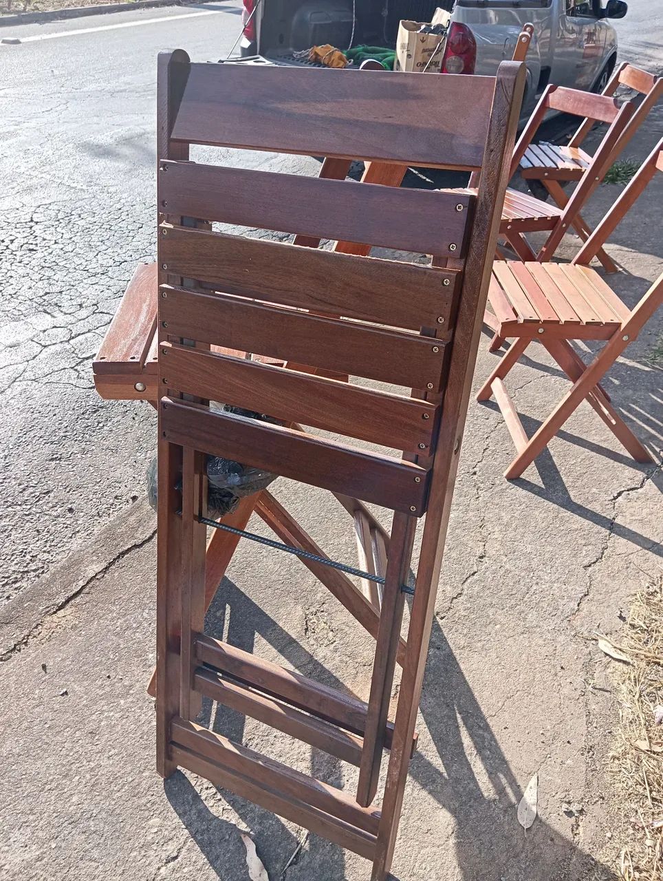 Banqueta Alta Bistrô Dobrável de Madeira Ypê - Perfeita para Cozinha e Bancadas" - Foto 6