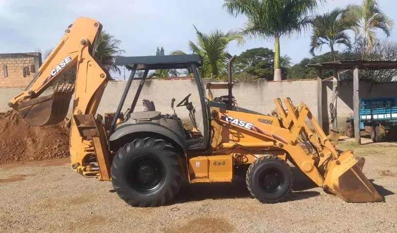 Retroescavadeira Case 580 2014 - Foto 3
