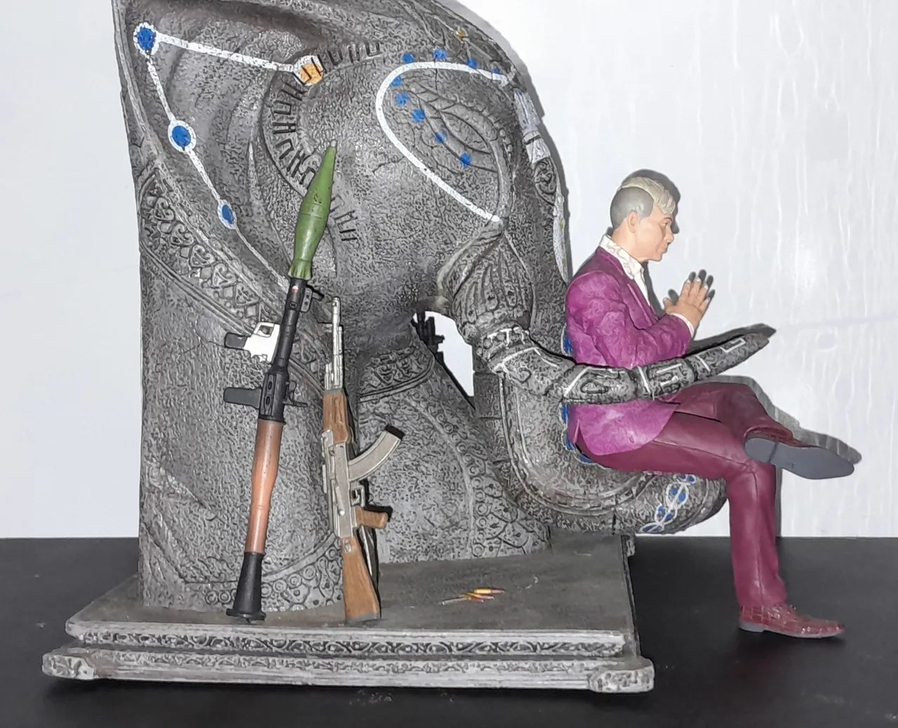 Estatua Pagan Min far cry 4  65573799843329122