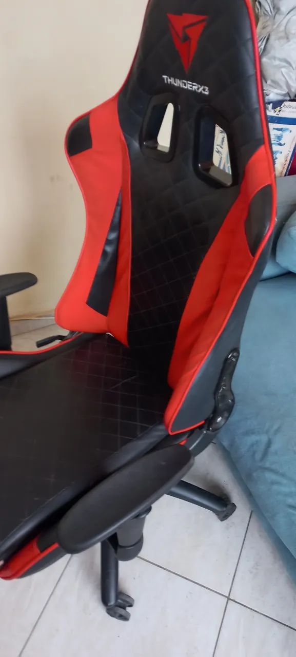cadeira gamer com regulagem de altura e regulagem 180 graus no encosto - Foto 3