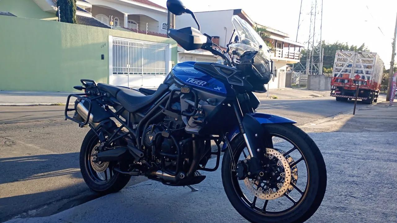 Tiger 800/vendo ou troco 