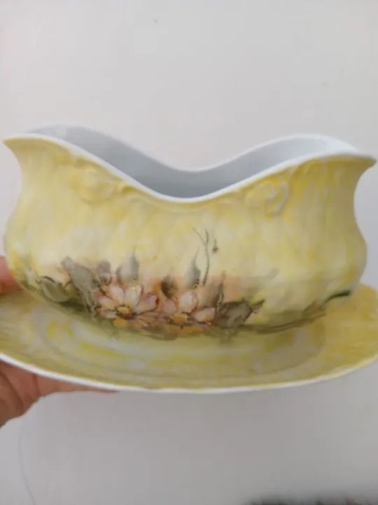 Molheira em Porcelana com Detalhes Florais