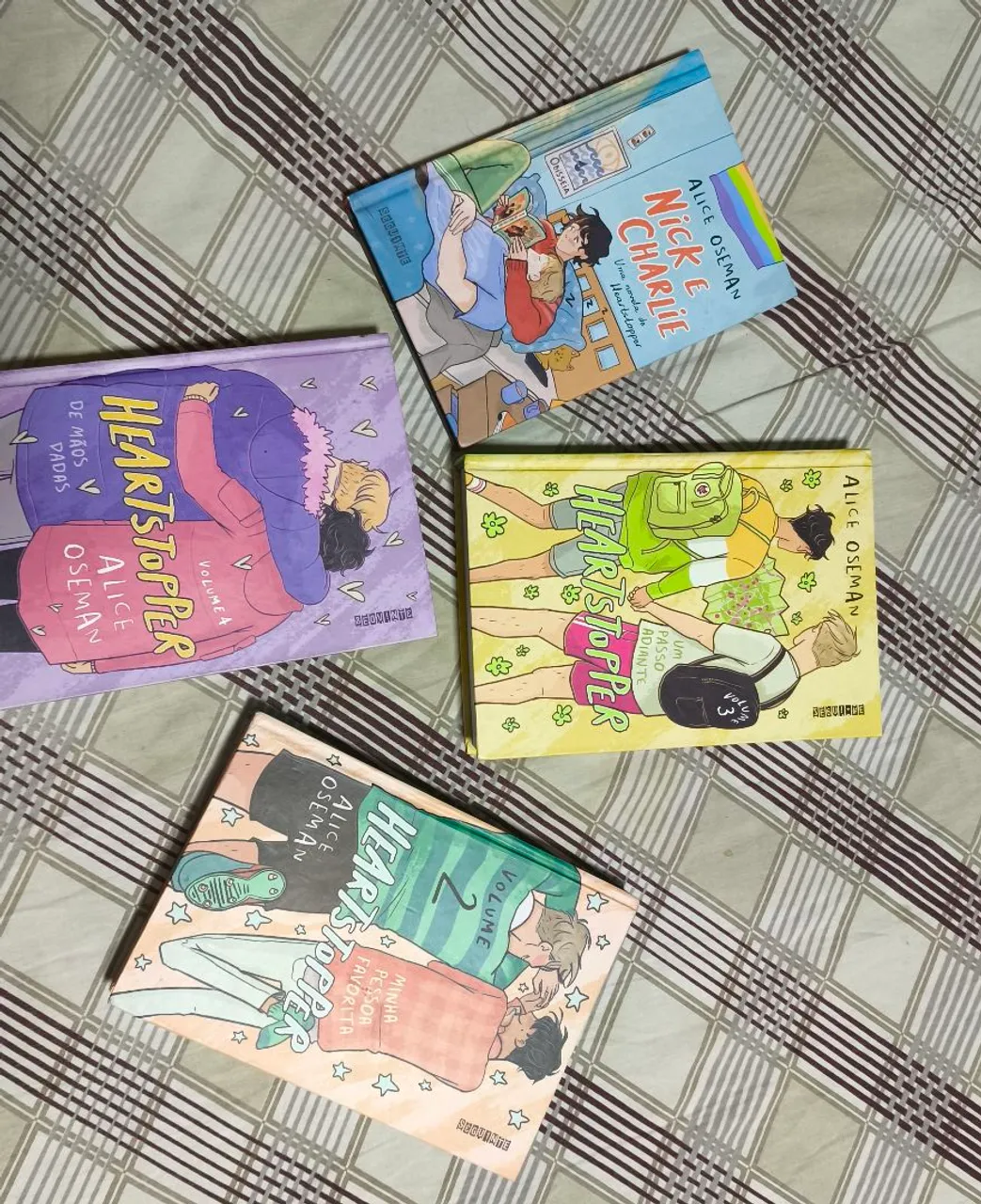 Heartstopper volumes 2, 3 e 4 + novela heartstopper 