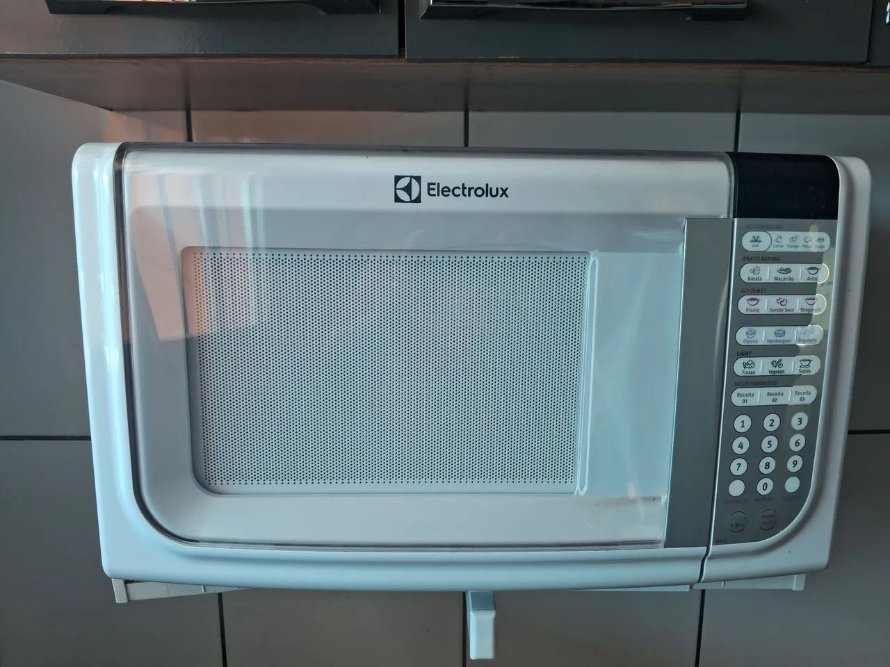 Micro-ondas Electrolux 20L64312007948161120