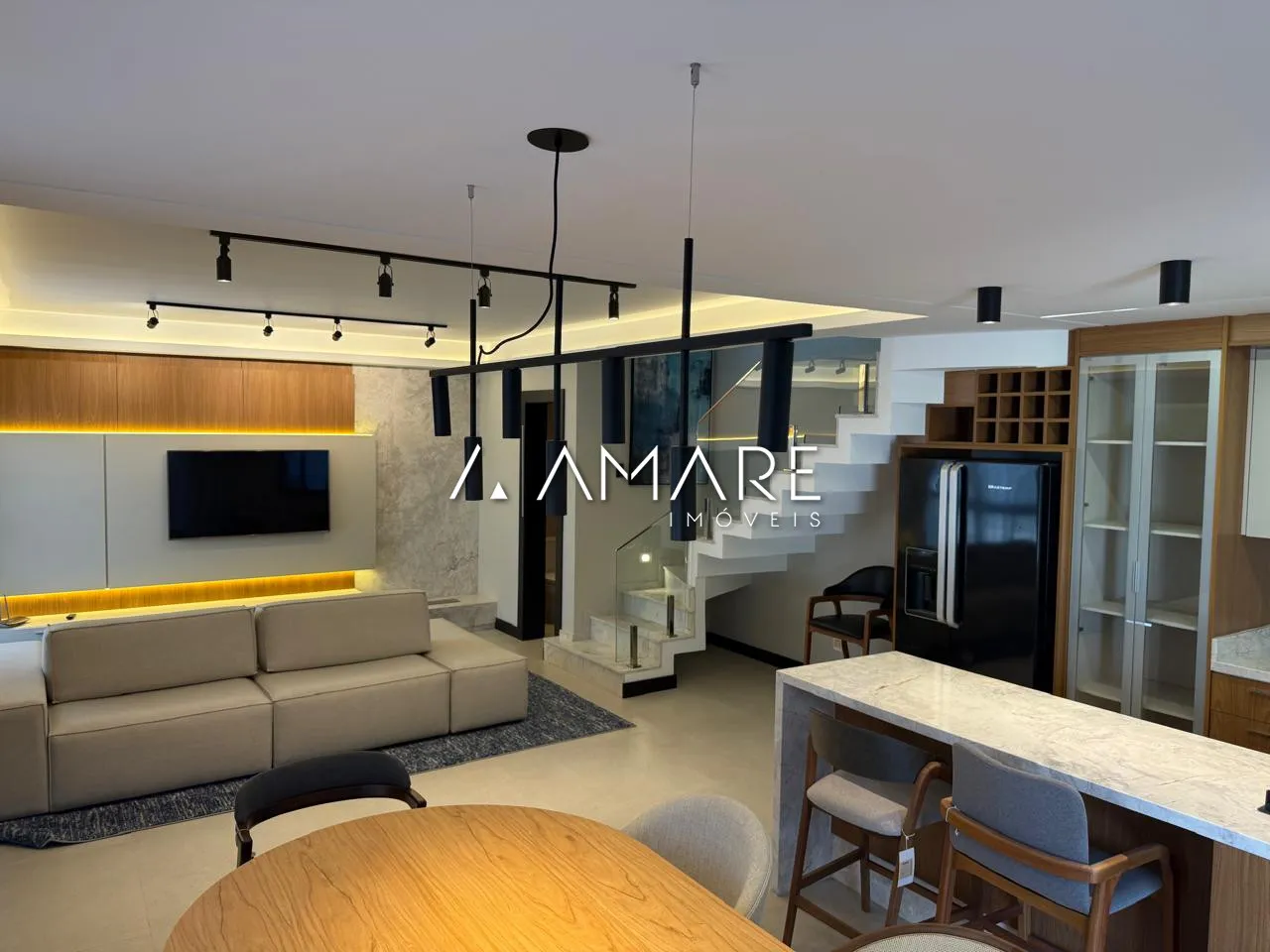 SOBRADOS A VENDA EM CONDOMINIO - 03 DORMITORIOS/01 SUITE- DE 162M2 A 295 M2 SANTA FELICIDA