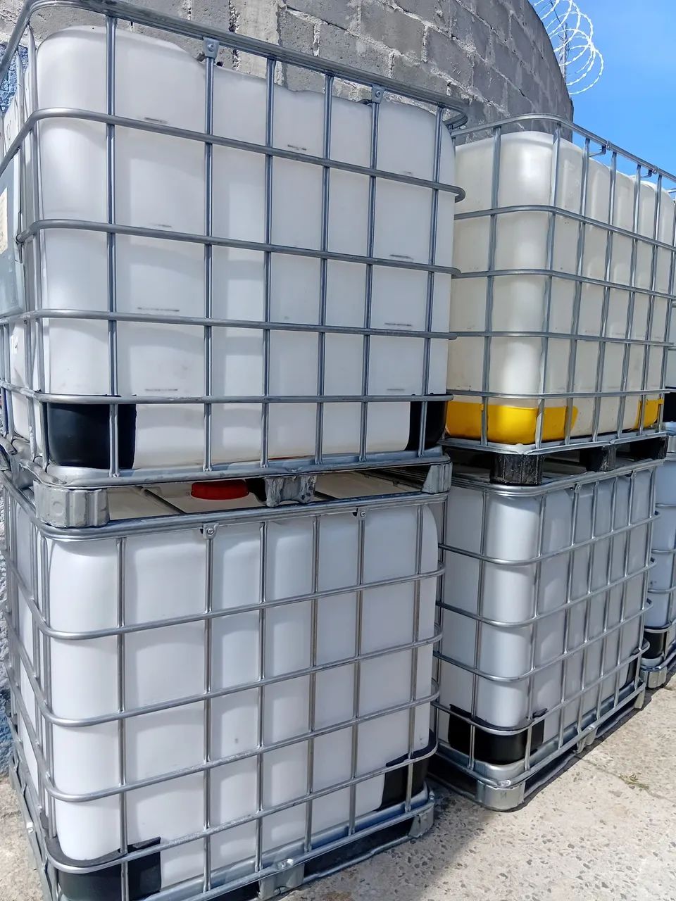IBC Tanques 1000 Litros com Estrutura Metálica