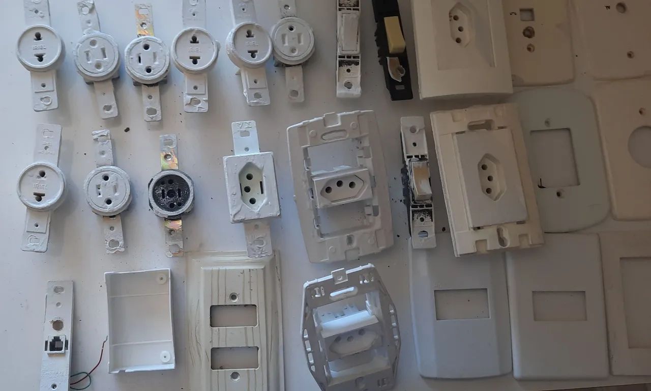 INTERRUPTORES E TOMADAS ELETRICOS  - Foto 4