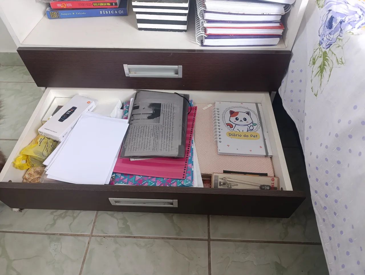 Cama e móvel de apoio  - Foto 5