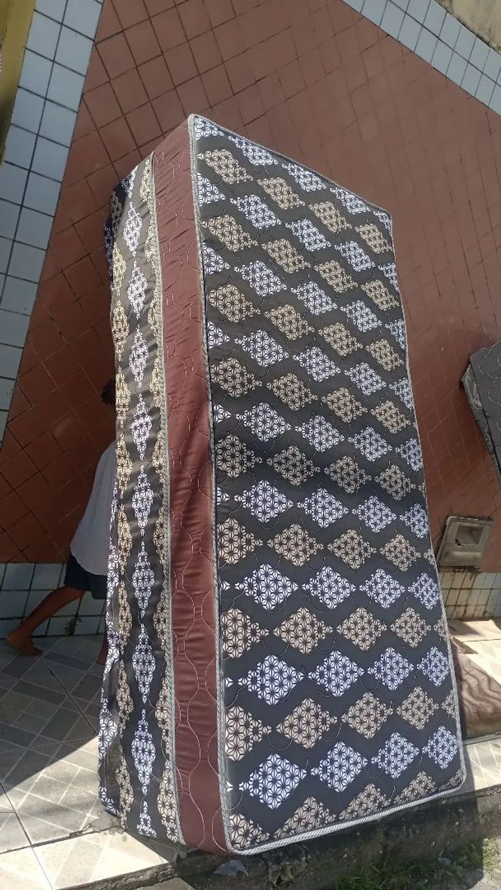 Cama solteiro confortável e Resistente