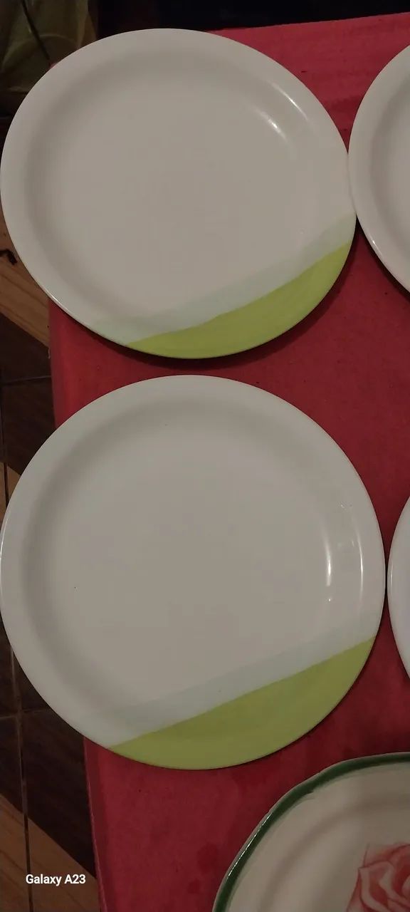 Conjunto de Pratos de Porcelana Decorados - Foto 5