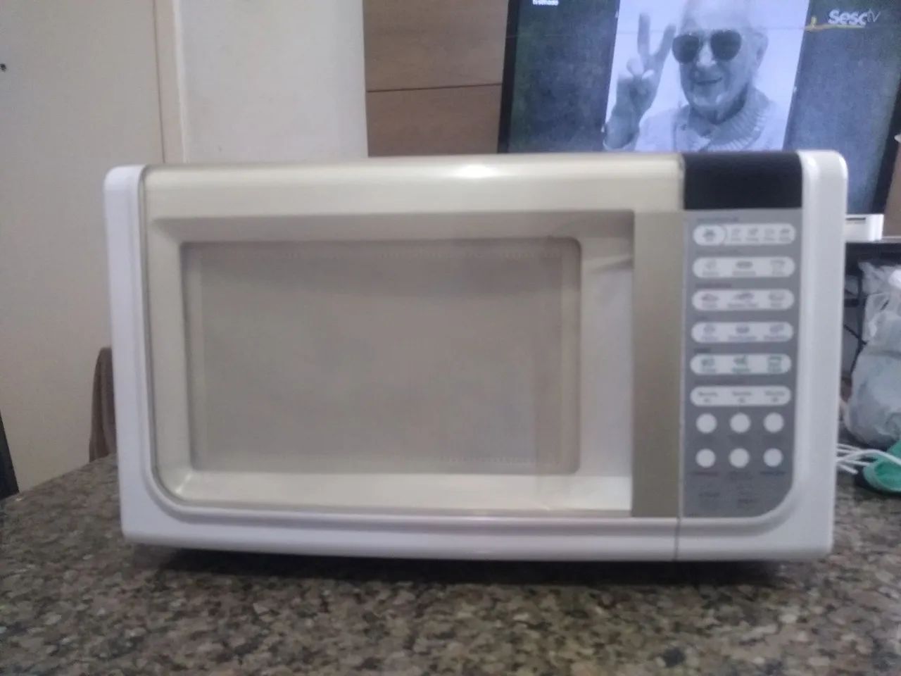Microondas Eletrolux 23 litros, garantia de 3 meses 
