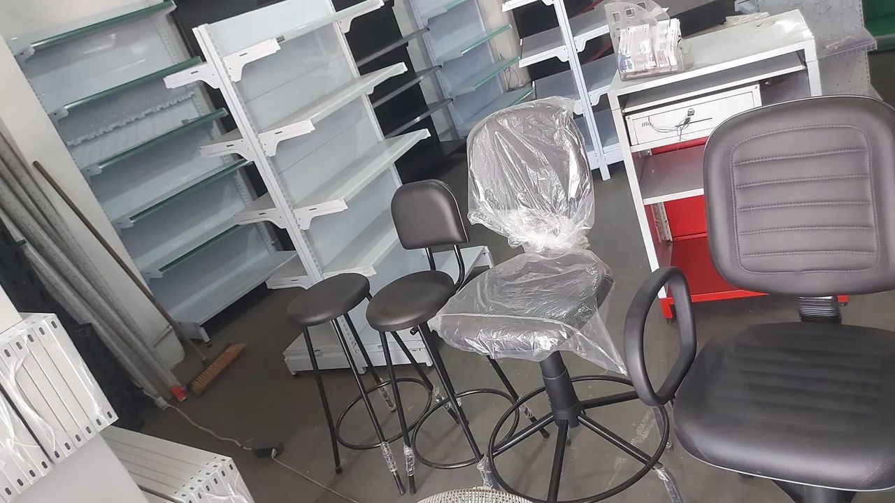 Cadeiras para caixa e banquetas altas *  - Foto 2