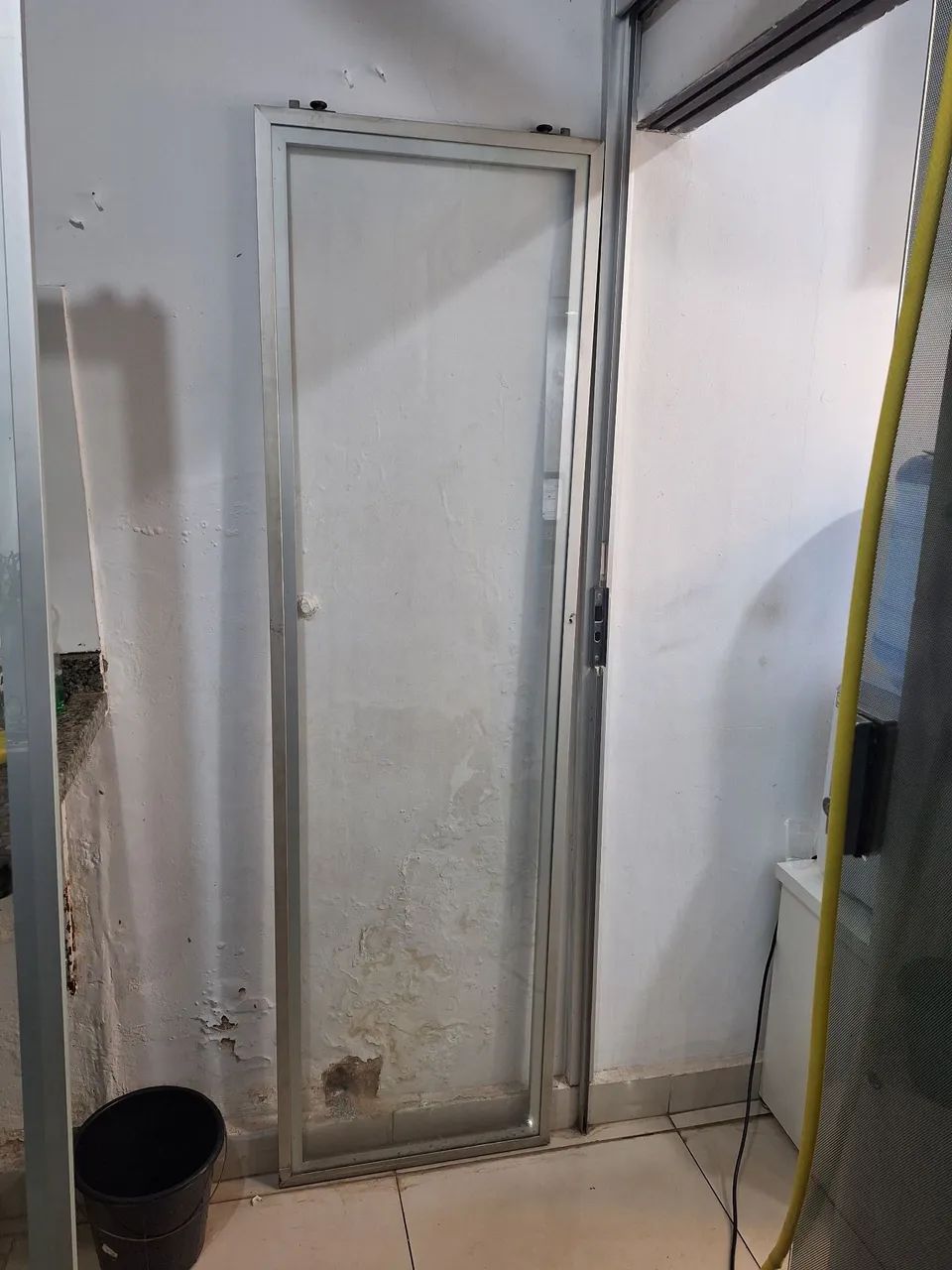 Porta de Vidro com Moldura