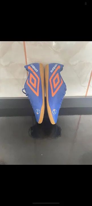 Chuteiras Umbro Futsal - Tamanho 38/39 - Foto 2