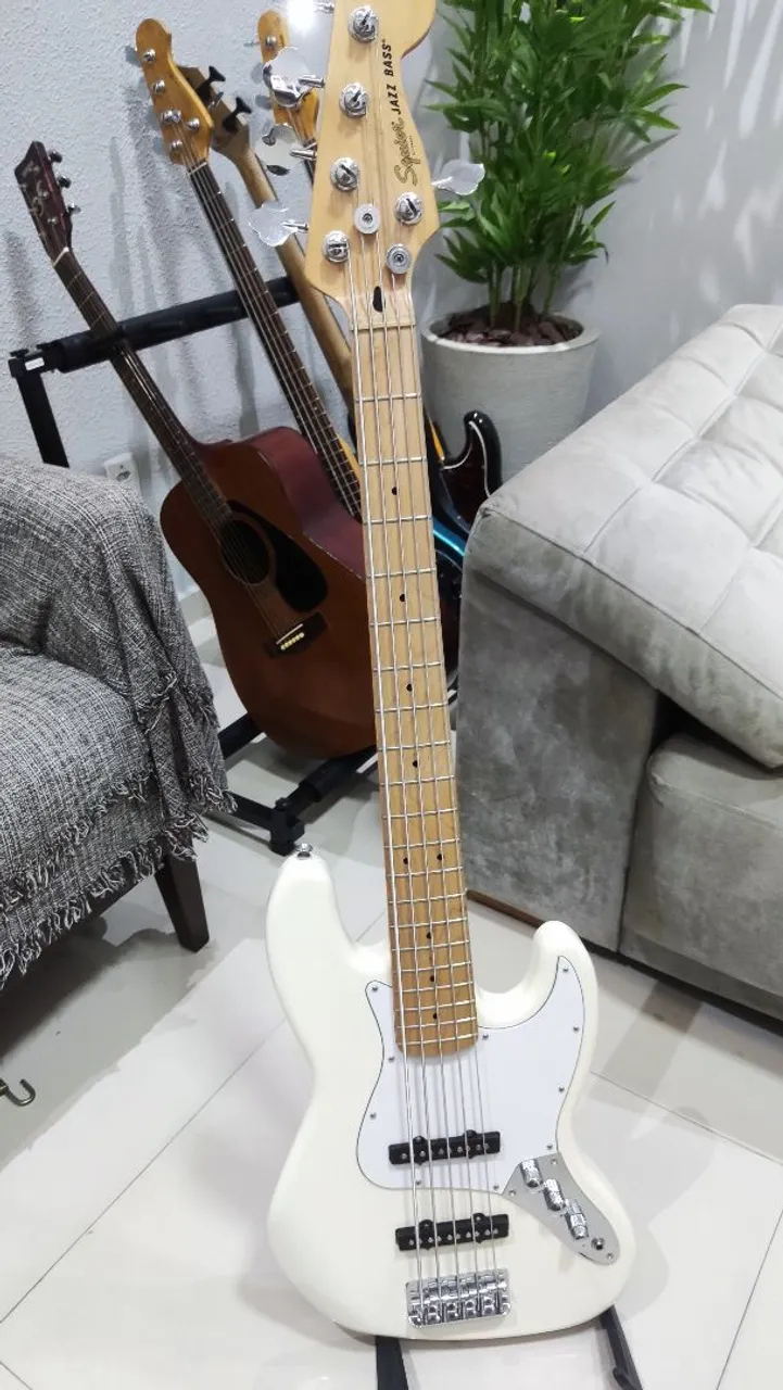 Baixo Squier by Fender Jazz Bass + Circuito De Oliveira R$5.500
