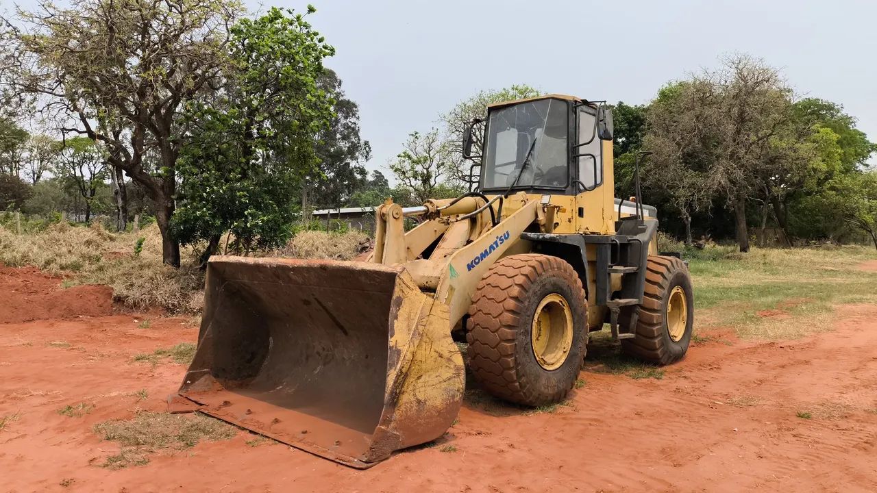 Pá Carregadeira Komatsu Usada - Foto 3