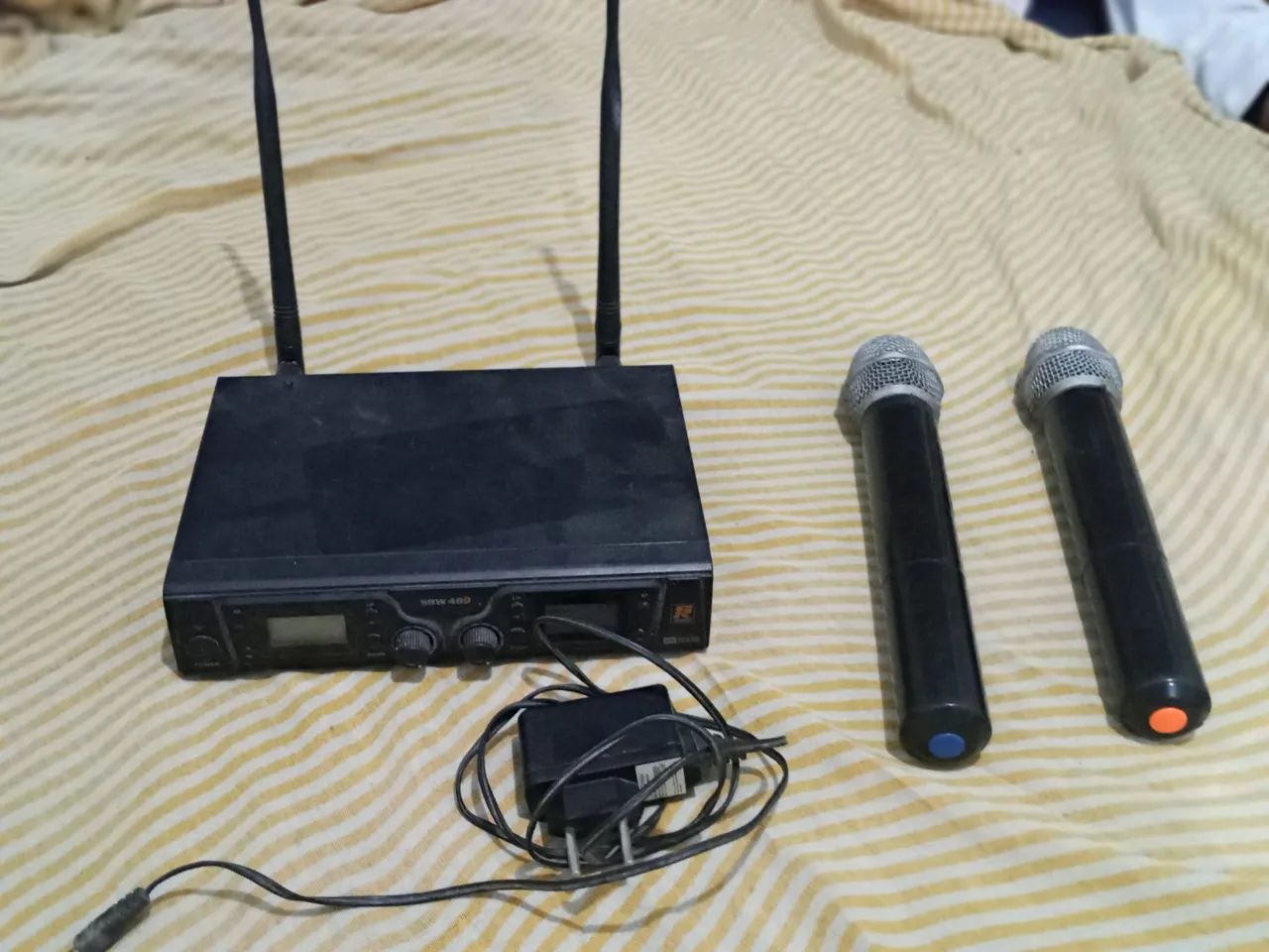 Microfone sem fio. 350 reais. 