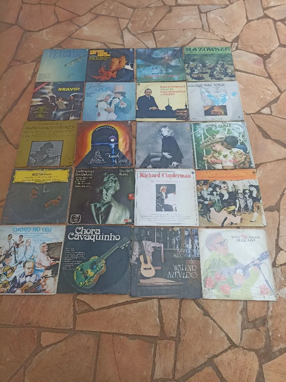 Lote 76 discos de vinil