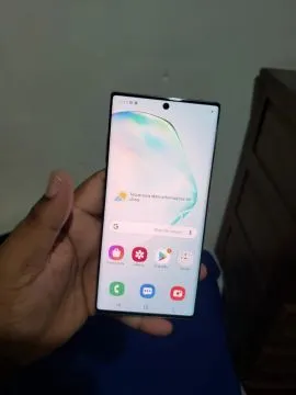 Vendo ou troco Samsung Note 10 plus c/ alguns acessórios sem carregador e caixa