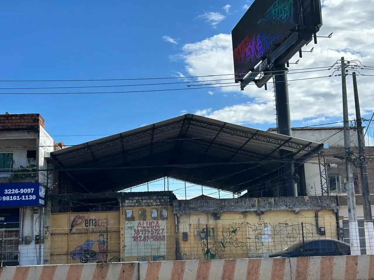 Vendo ou Alugo excelente Galpão comercial com 580m² na Avenida Julio Cesar