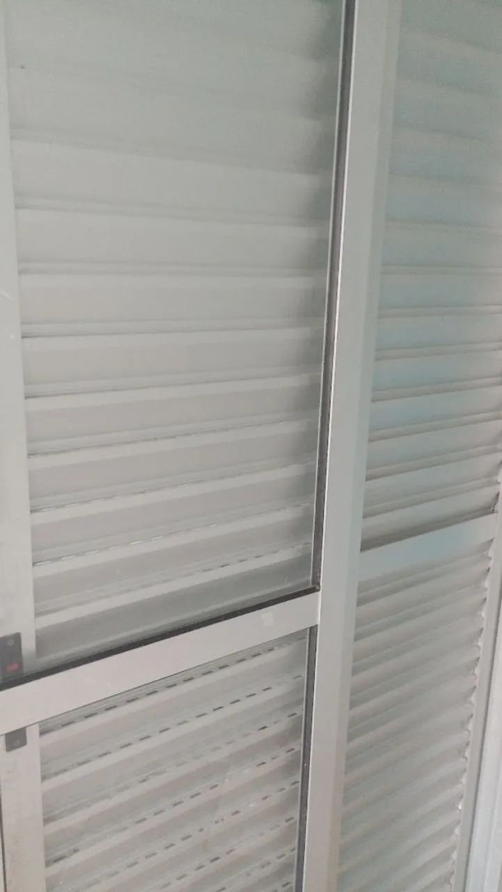 Porta de correr em Alumínio com veneziana - Foto 3