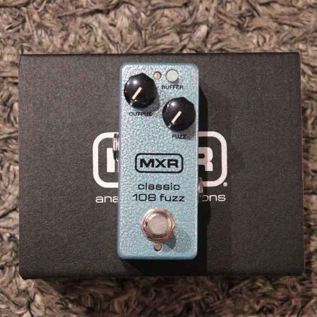 Pedal de Efeito Analógico Classic 108 Fuzz Mini MXR M296