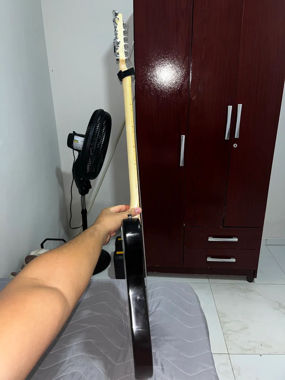 Guitarra stratocaster64288117969538120