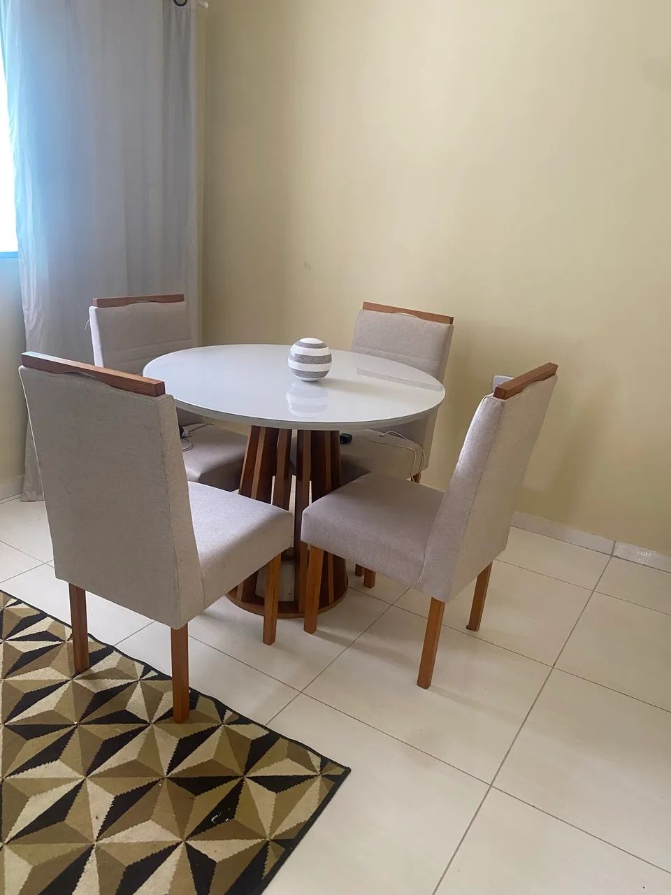 Mesa redonda 64220715211394120