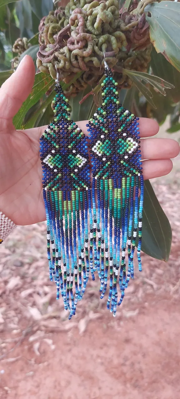 Brincos indigena kamanawa artesanais de miçangas