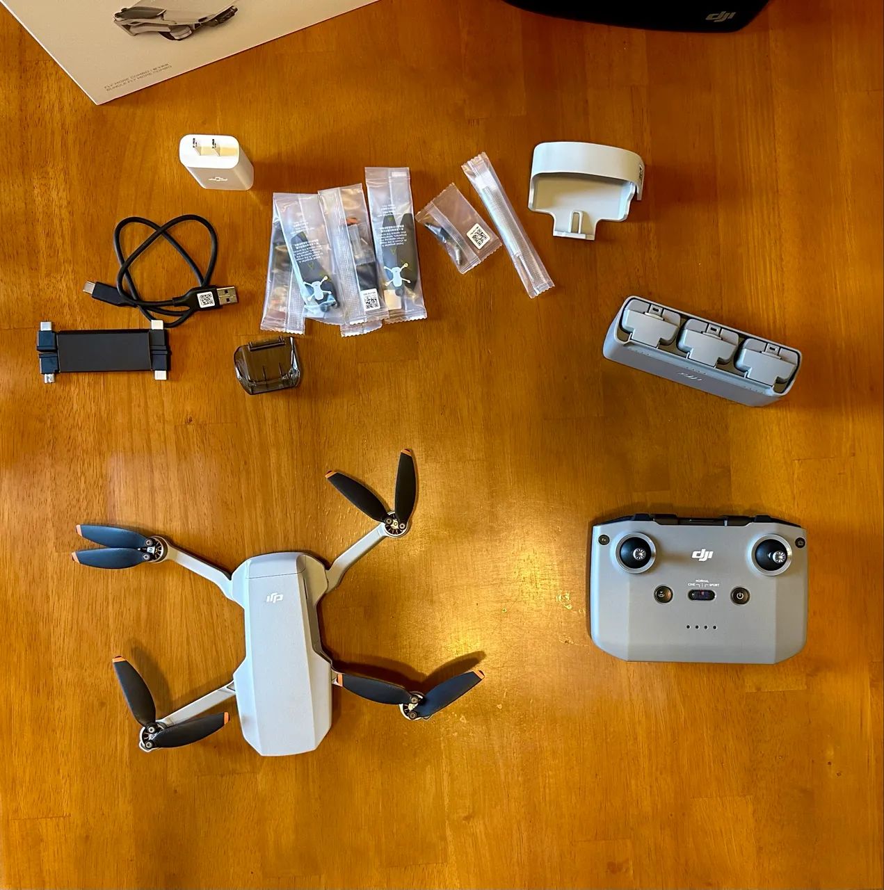 DJI mini 2 fly more combo (com carregador original DJI) - Drones