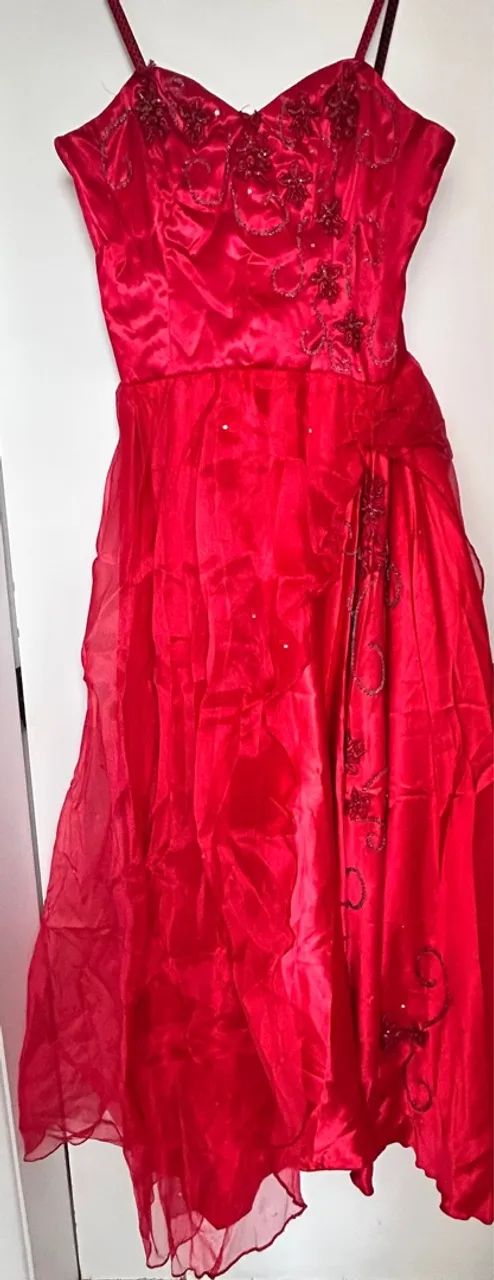 Vestido vermelho bordado - Foto 3