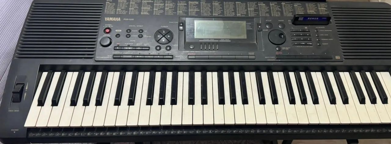 TECLADO PSR 520 