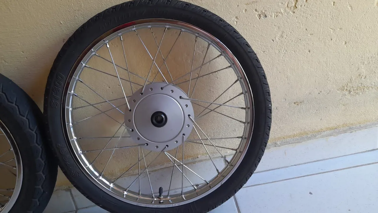 Roda de Moto Completa pop