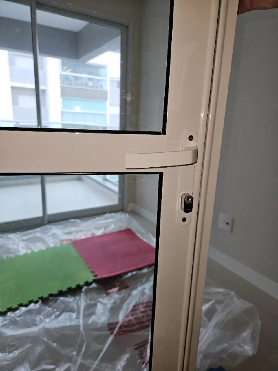 White aluminum frame door64300206066946121
