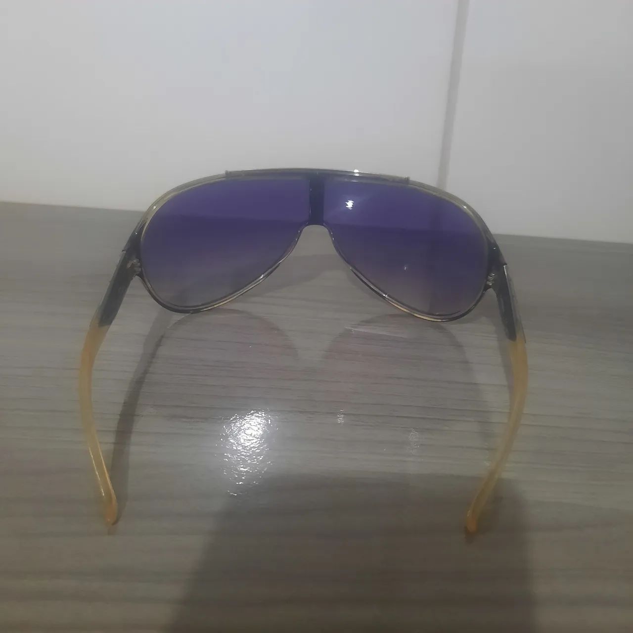 Vendo, esse óculos Carrera original usado e bem conservado - Foto 2