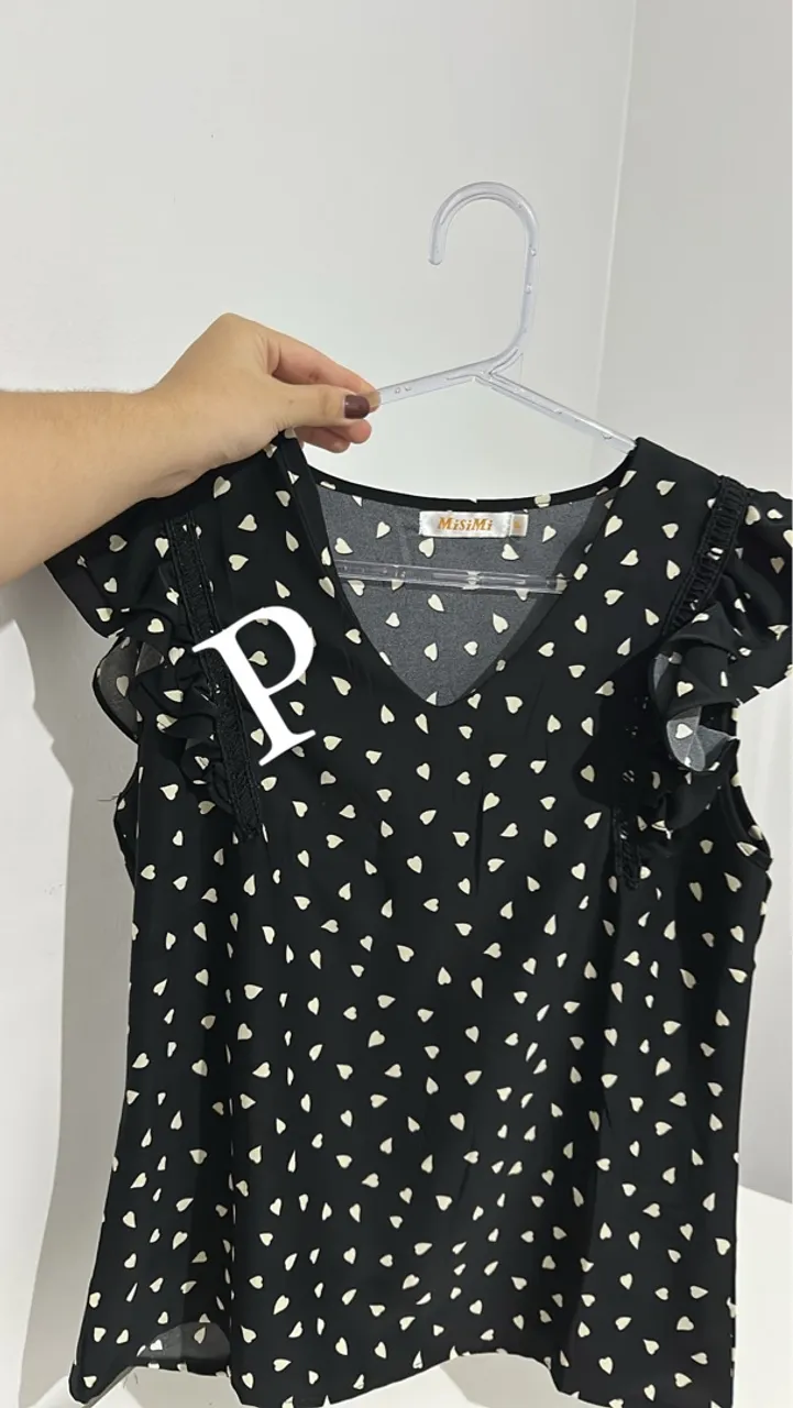 Blusa Feminina Estampada com Detalhes