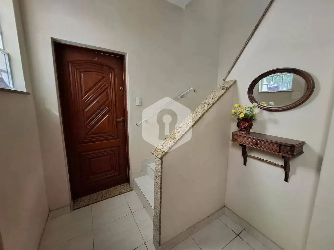 Rua Estevão Silva, 2Qtos sem cond e iptu! Transversal a D.H.Camara, pólo de alimentação da - Foto 2