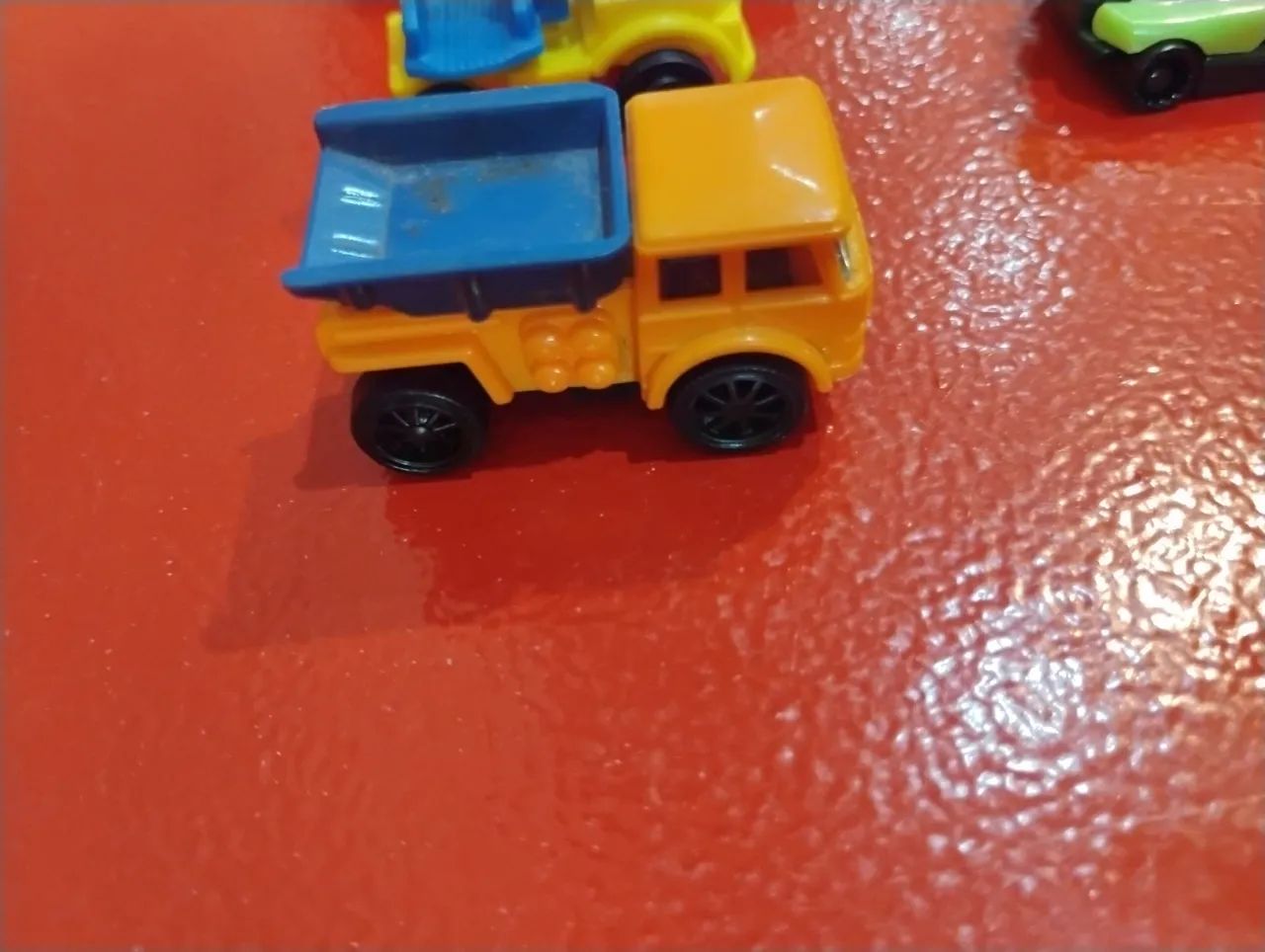 Lote carrinhos antigos Kinder ovo  - Foto 2
