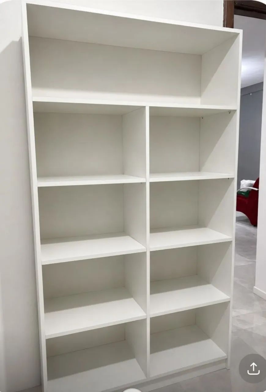 Estante com módulos em MDF